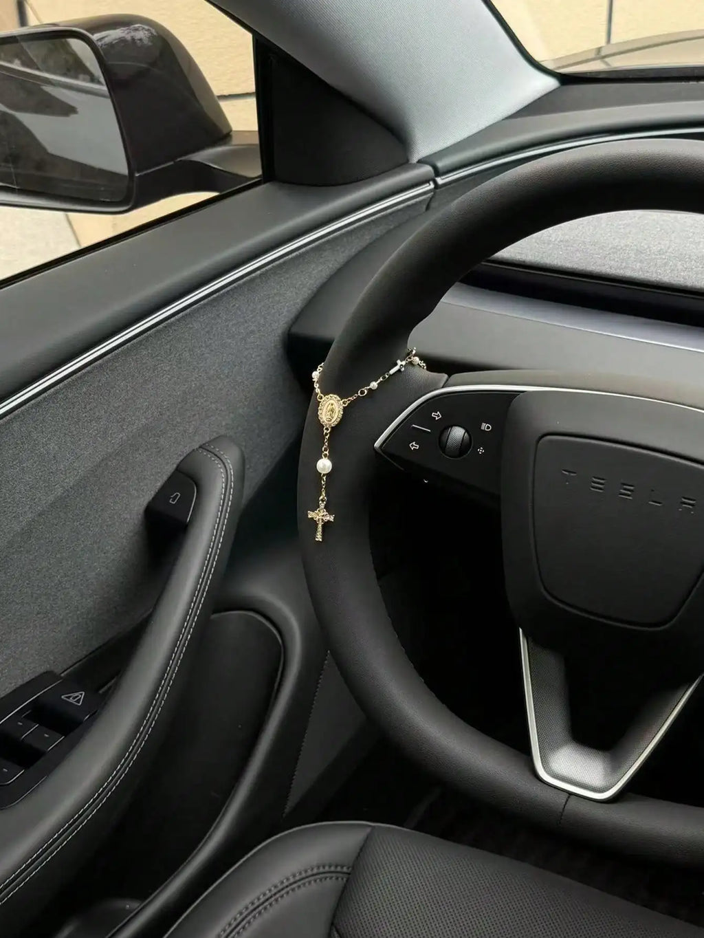 1pc Steering Wheel Rosary Ornament | Rosary Car Pendant Accessory | Car Decor | Car Pendant | Unique Fashion Car Pendant Decorat