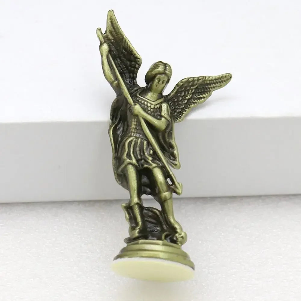 Christian Saint Michael FigurineThe Archangel Defeating Satan Guardian Statues Zinc Alloy Ctafts For Home Room Tabletop Desktop