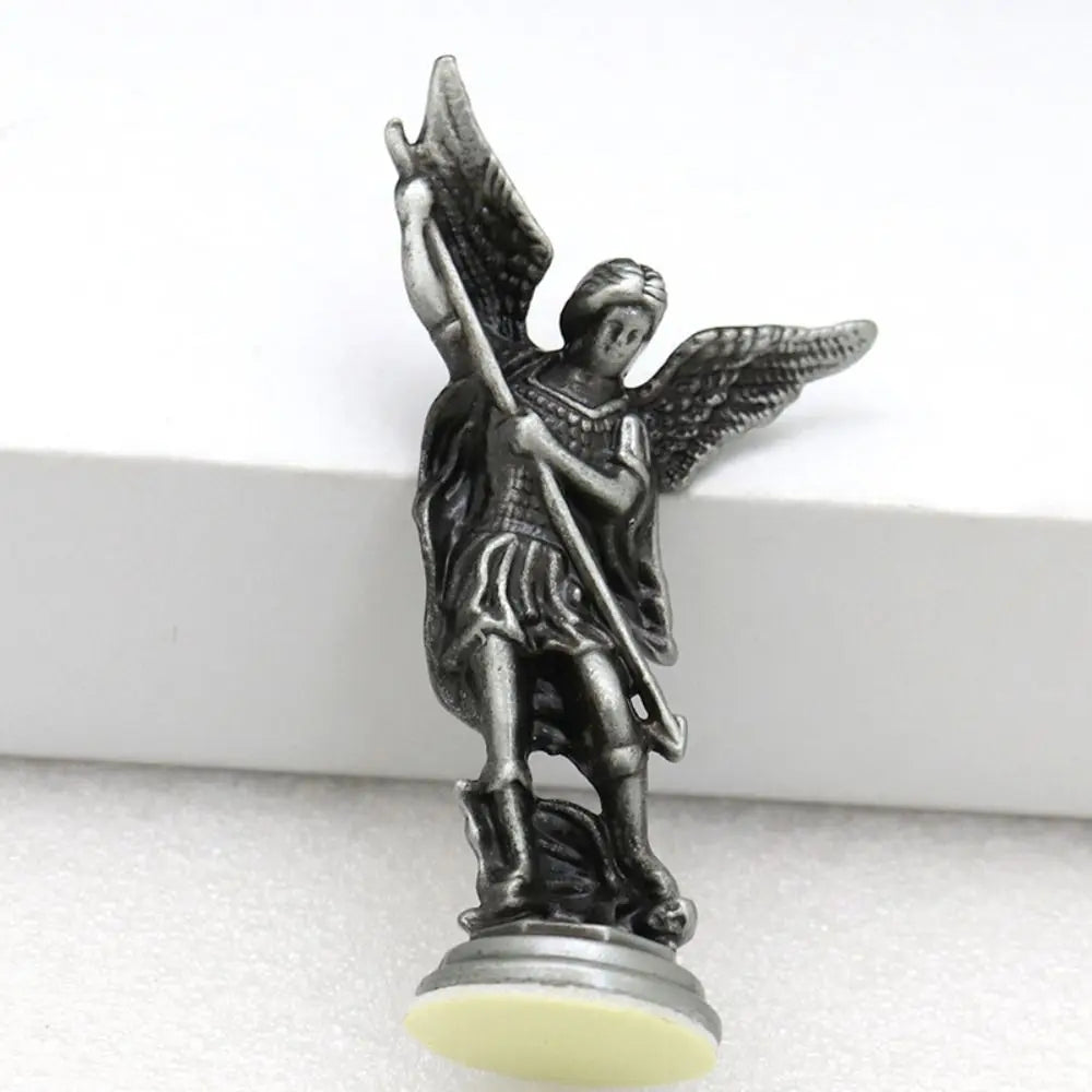 Christian Saint Michael FigurineThe Archangel Defeating Satan Guardian Statues Zinc Alloy Ctafts For Home Room Tabletop Desktop