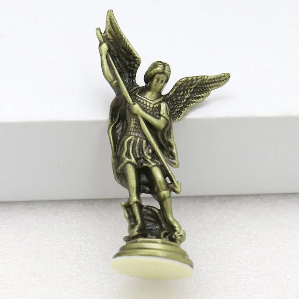 Christian Saint Michael FigurineThe Archangel Defeating Satan Guardian Statues Zinc Alloy Ctafts For Home Room Tabletop Desktop